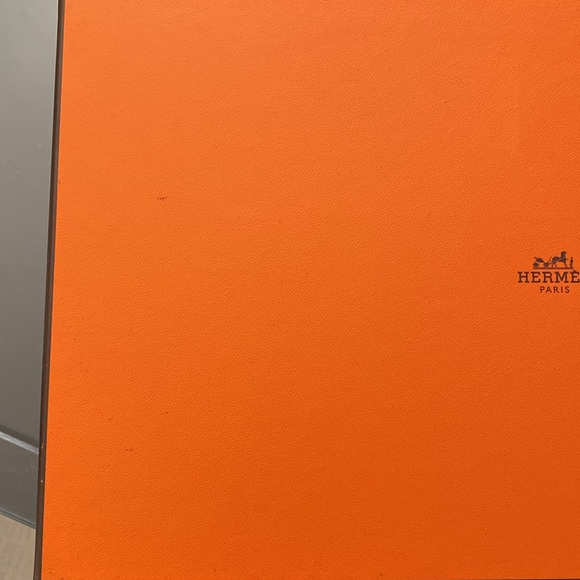 Authentic Hermes Box - Picture 8 of 8